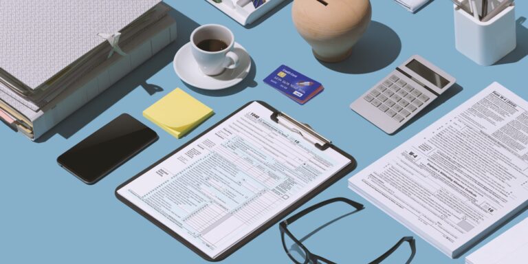 Filing the 1040 tax return form